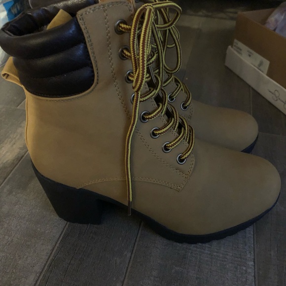 Boots - Picture 2 of 4